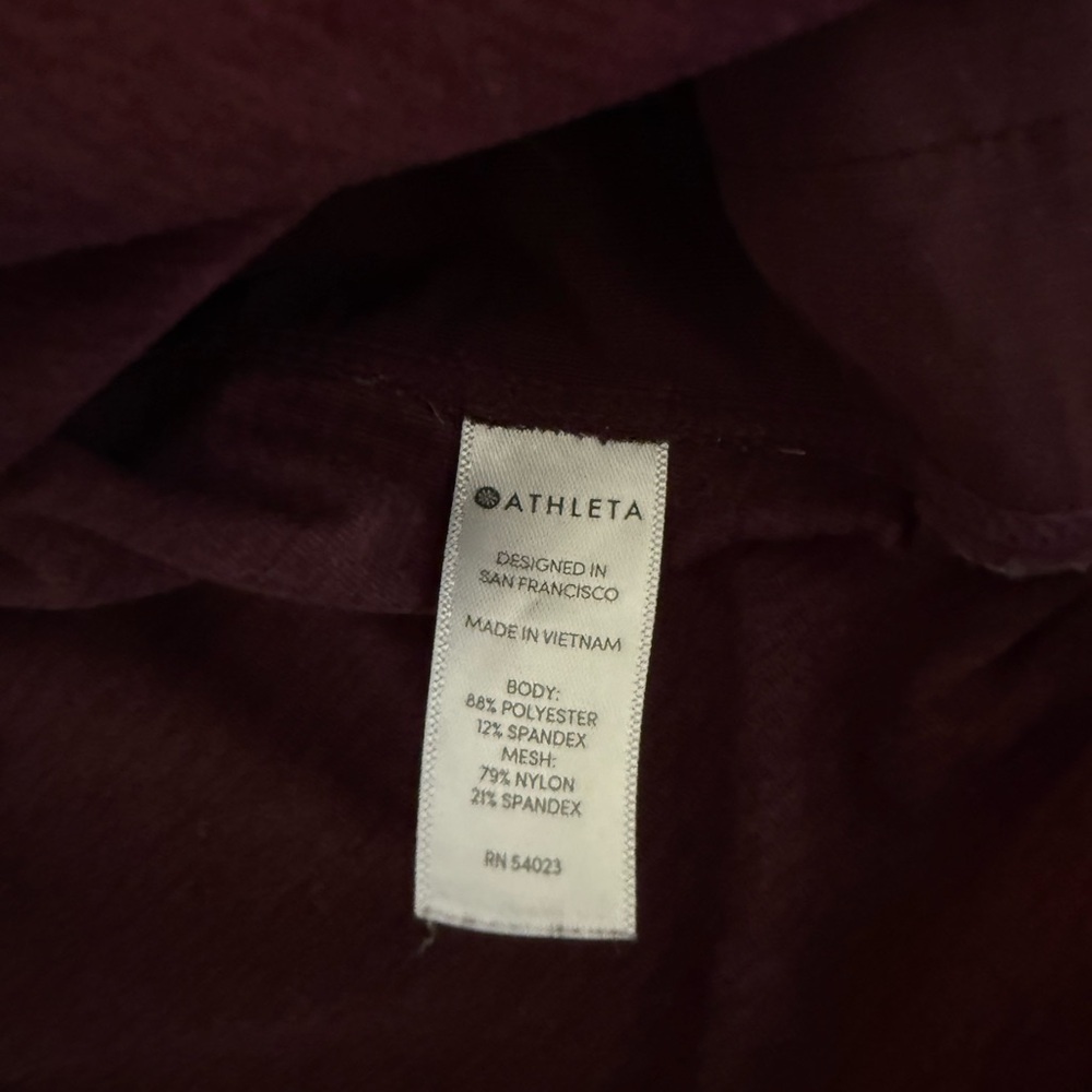 Athleta Womens Burgundy Long Sleeve Ruched Sides Shirt size Medium - Picture 11 of 14